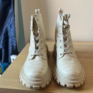 Schutz Orly Crocodile-Embossed Leather Bootie S 10